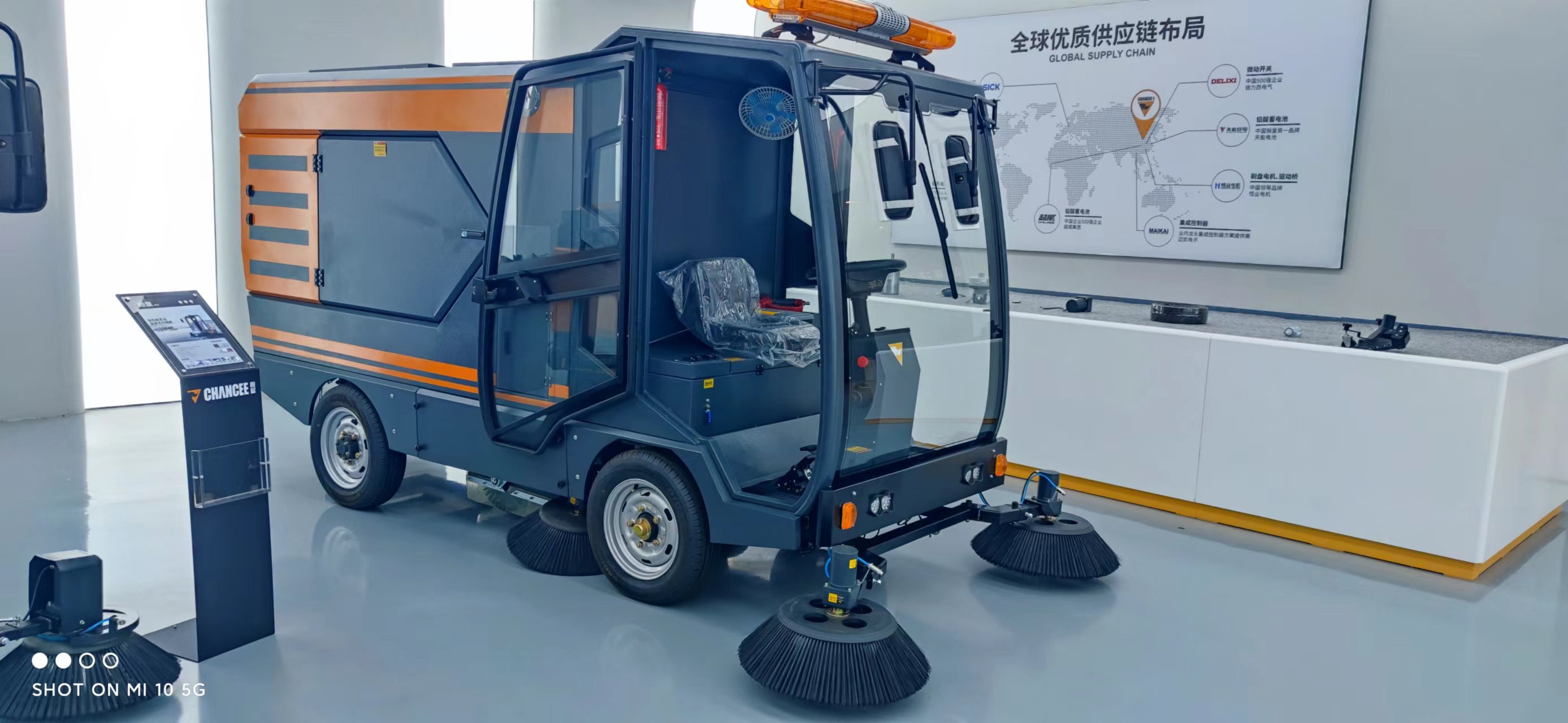 電動(dòng)掃地機(jī)可以清潔馬路的衛(wèi)生嘛？