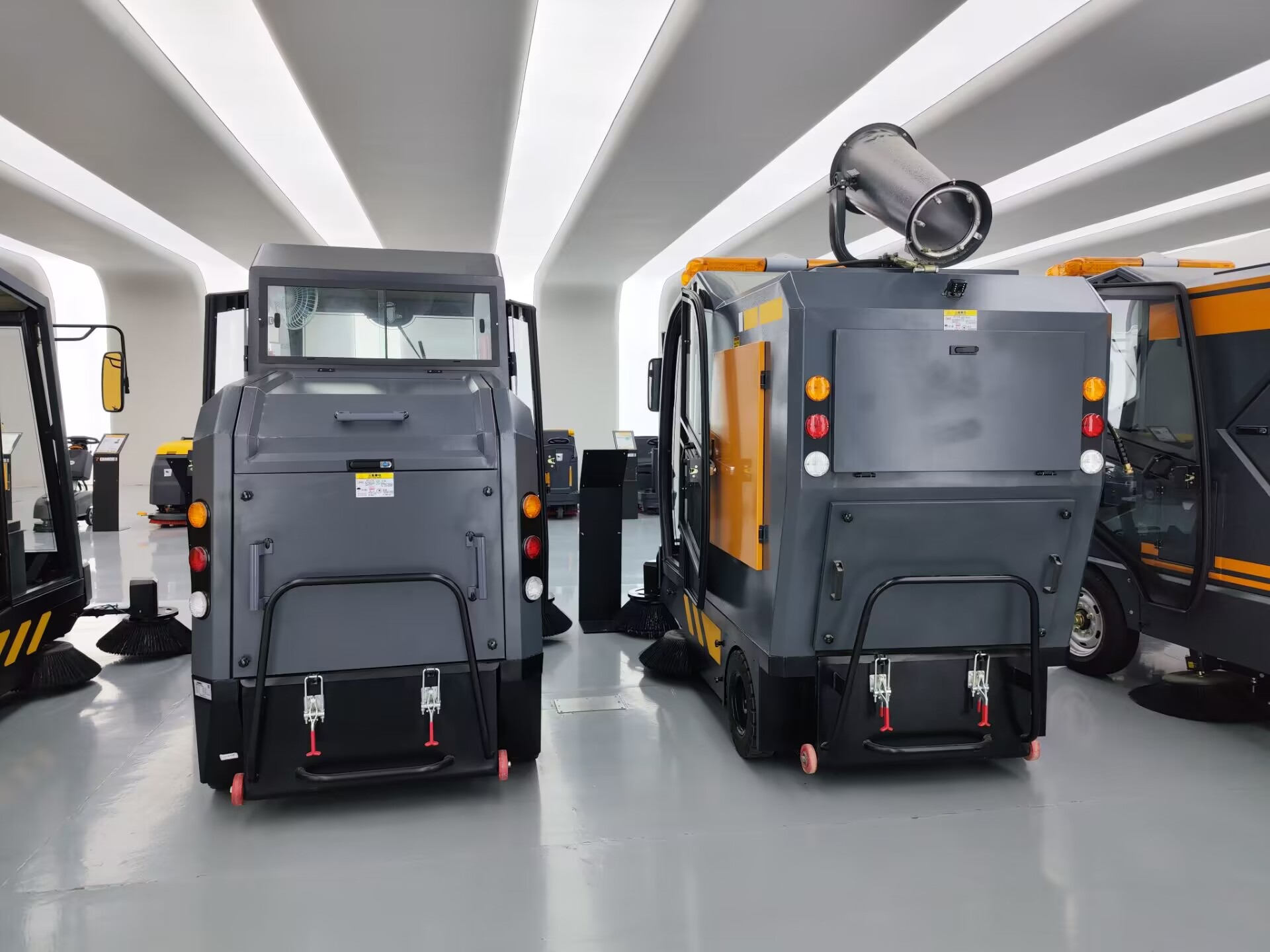 電動(dòng)掃地機(jī)清掃是如何達(dá)到抑塵效果的