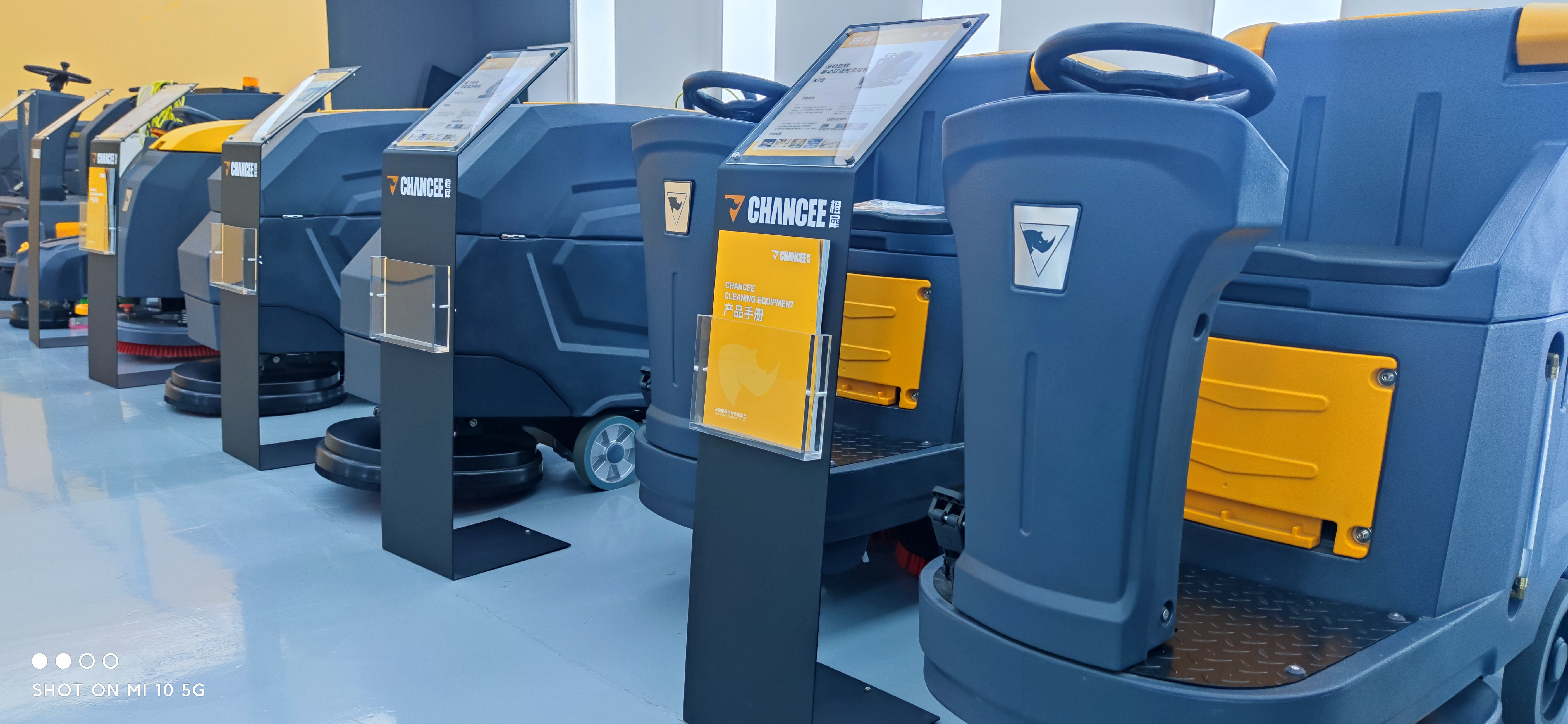 駕駛式洗地機(jī)安全操作的重要性體現(xiàn)在哪些方面